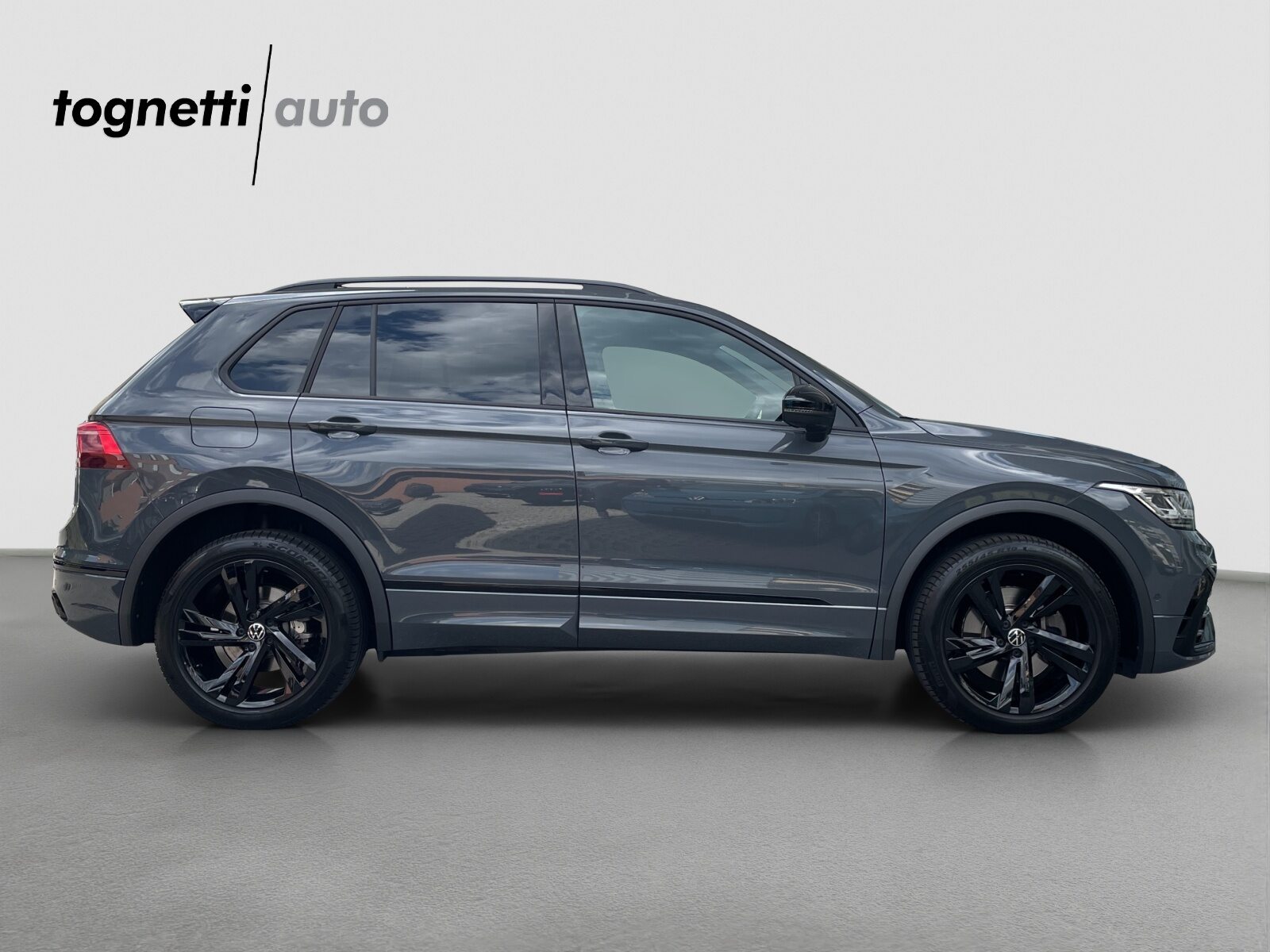 VW Tiguan R-Line SELECTION PHEV, Voll-Hybrid Benzin/Elektro, Occasion / Gebraucht, Automatik - 3