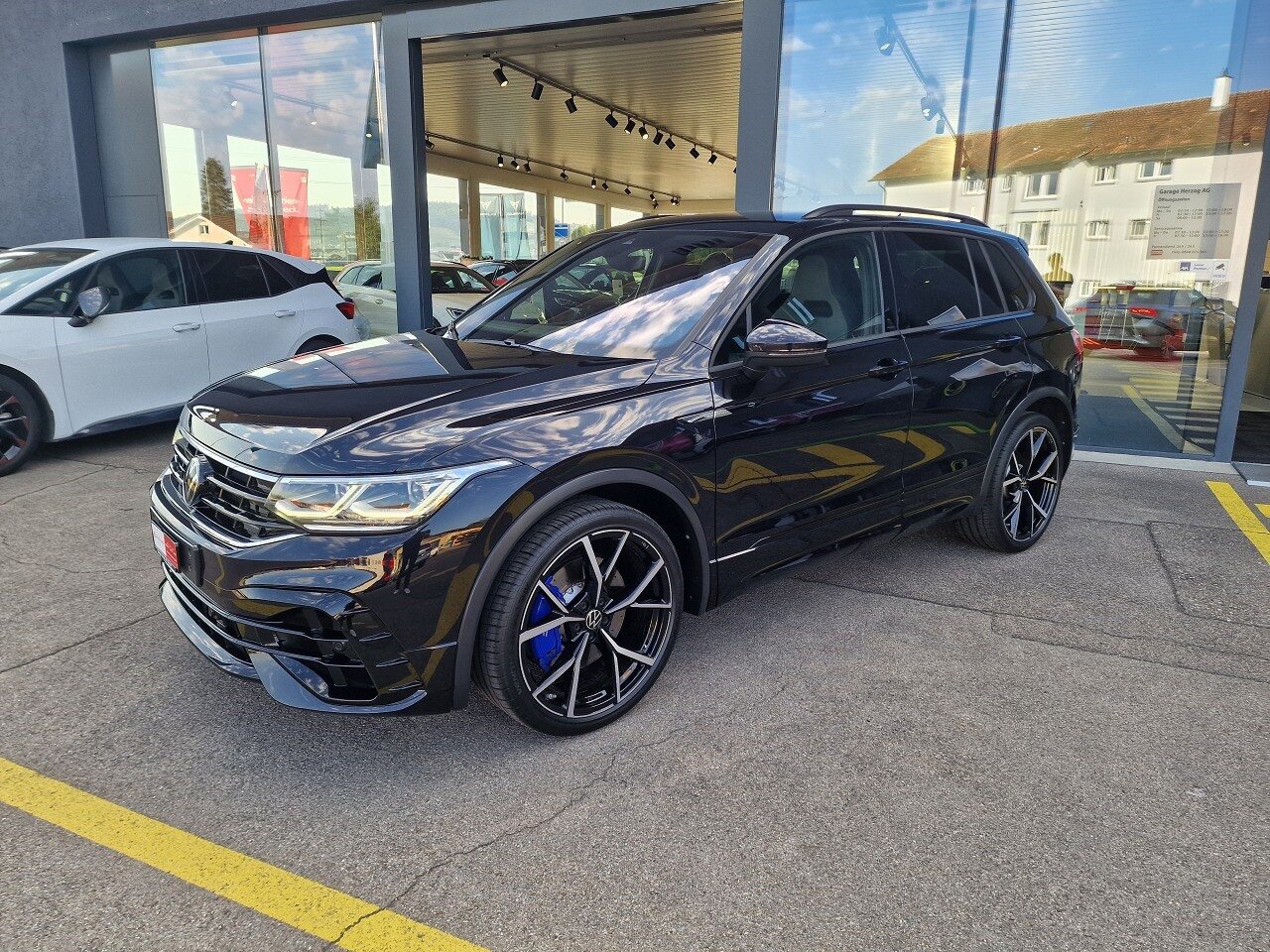 VW Tiguan R, Benzin, Occasion / Gebraucht, Automatik - 2