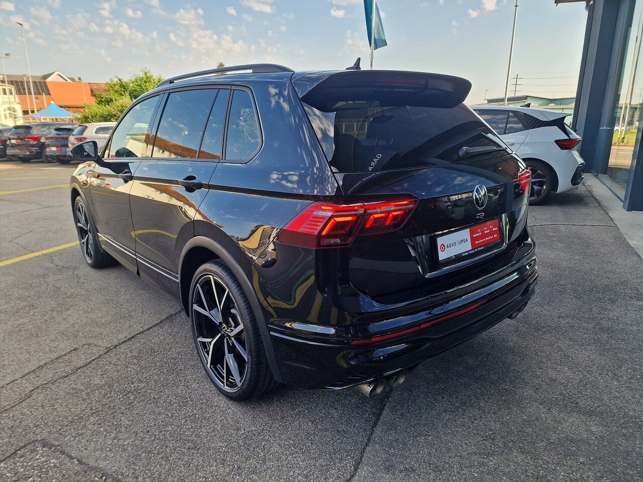 VW Tiguan R, Benzin, Occasion / Gebraucht, Automatik - 4