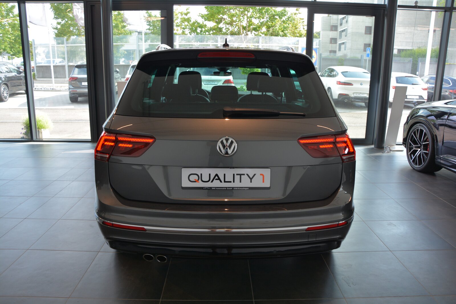 VW Tiguan 2.0 TDI SCR Highline 4Motion DSG R-Line, Diesel, Occasion / Gebraucht, Automatik - 6