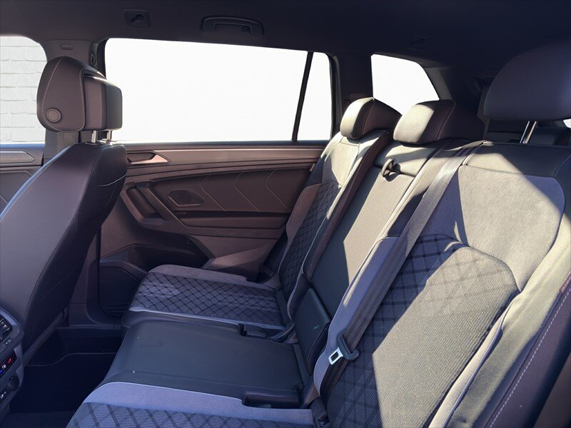 VW Tiguan Allspace 2.0 TSI R-Line DSG, Benzin, Occasion / Gebraucht, Automatik - 7