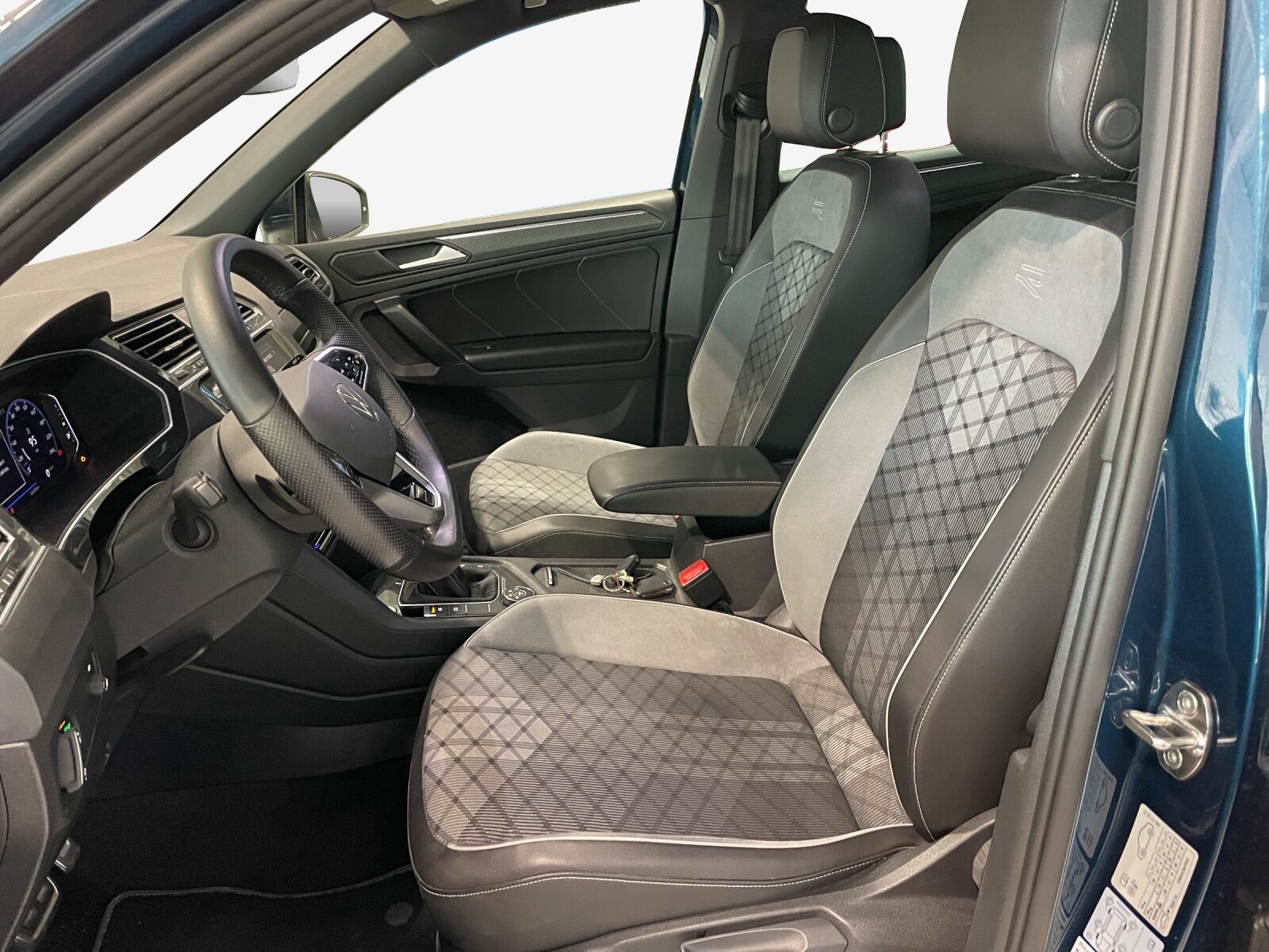 VW Tiguan R-Line, Essence, Occasion / Utilisé, Automatique - 6