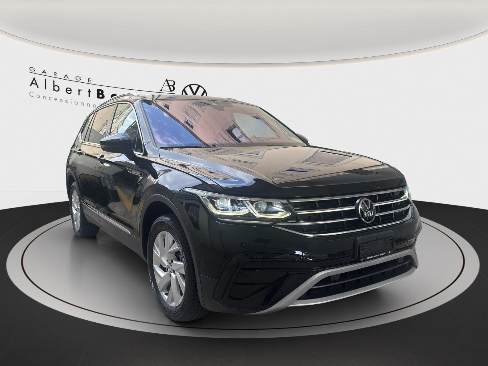 VW Tiguan Allspace 2.0TSI Elegance 4Motion DSG, Benzin, Occasion / Gebraucht, Automatik - 3