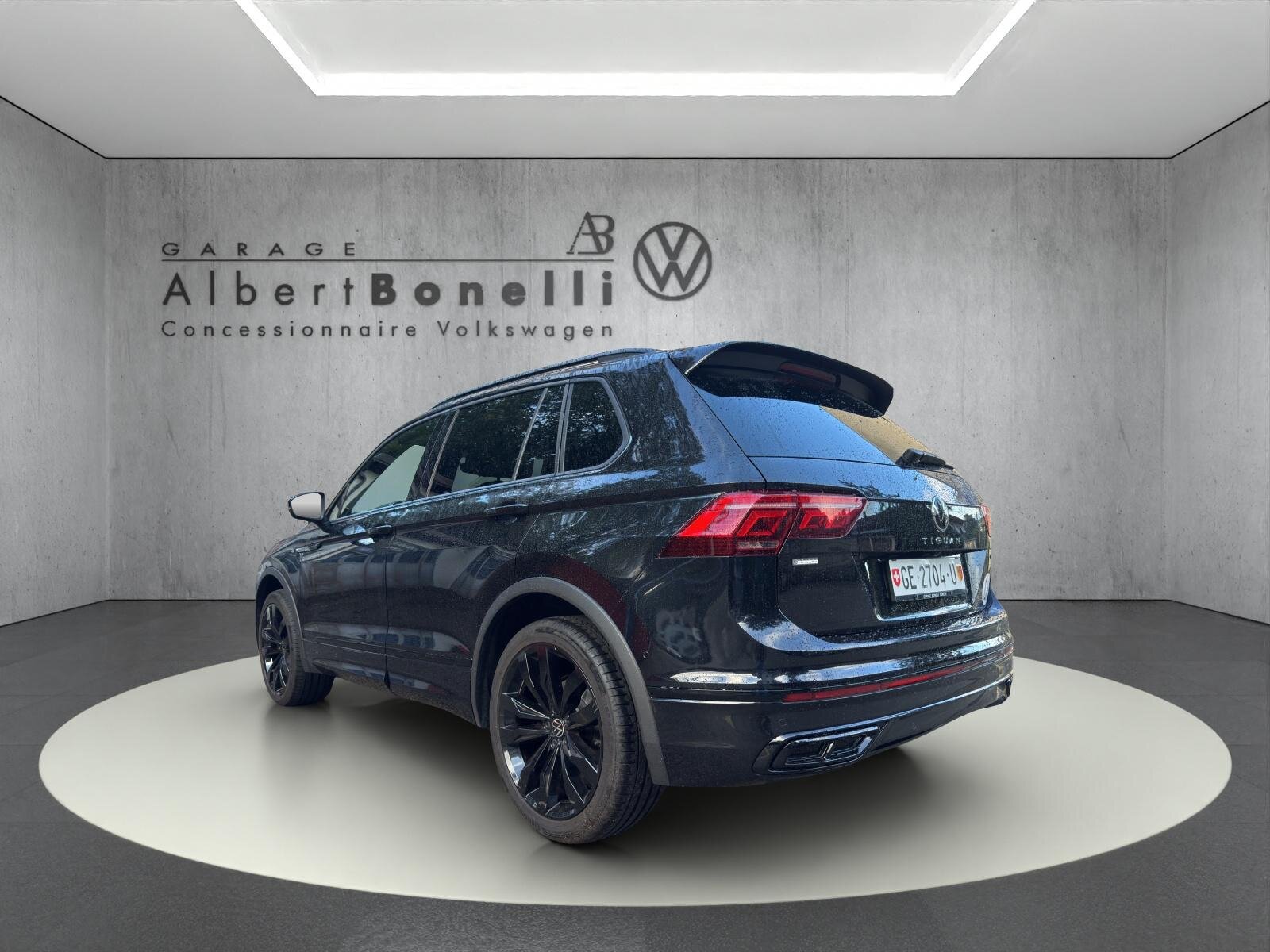 VW Tiguan 2.0TSI R-Line 4Motion DSG, Benzin, Occasion / Gebraucht, Automatik - 2
