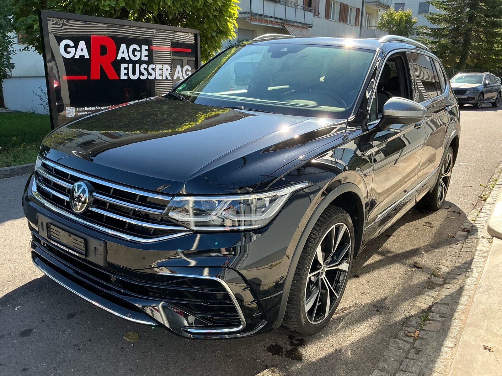 VW Tiguan Allspace R-Line 4Motion *** PANORAMADACH 7 PLÄTZ