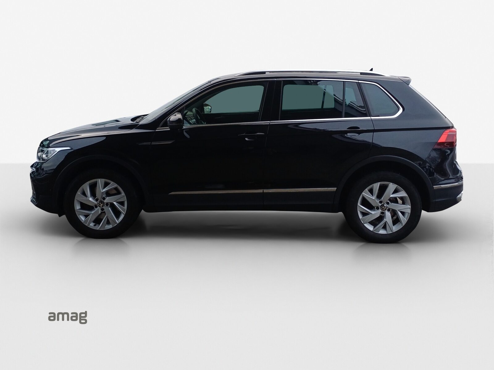 VW Tiguan Elegance, Diesel, Second hand / Used, Automatic - 2