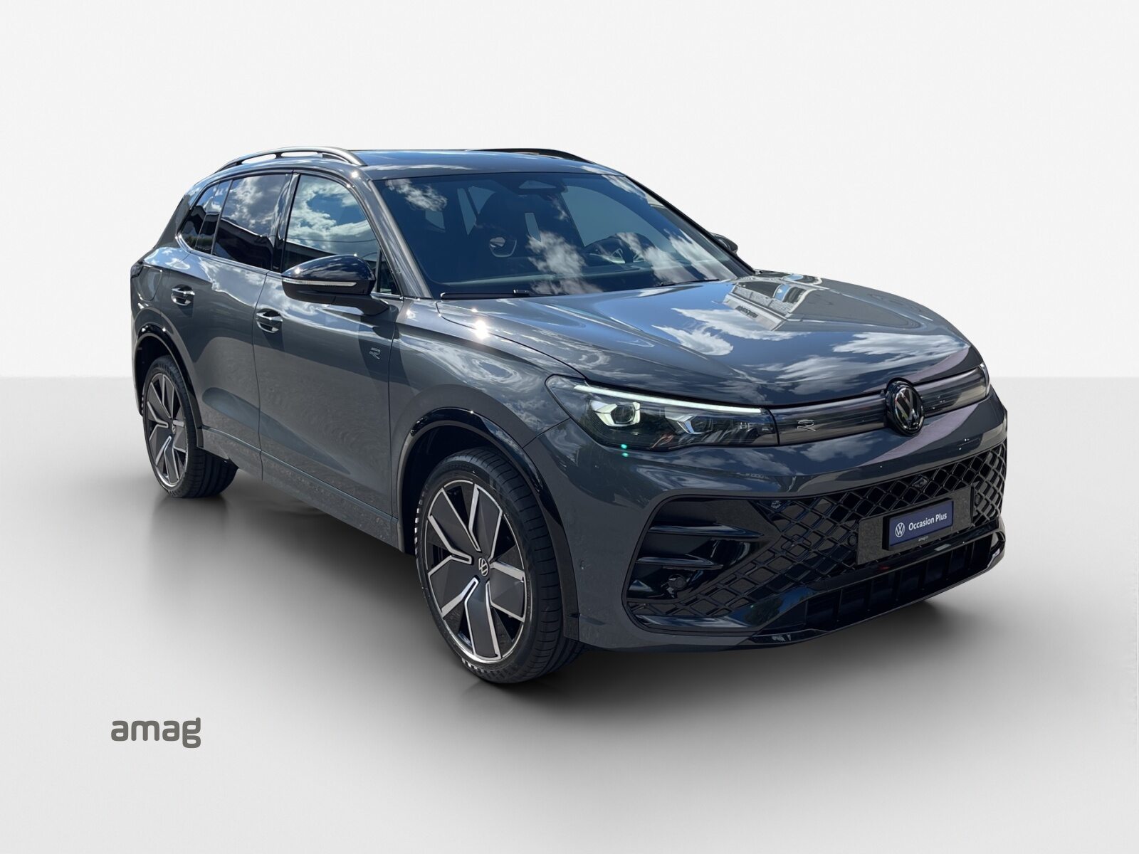 VW Tiguan R-Line, Benzin, Occasion / Gebraucht, Automatik - 6