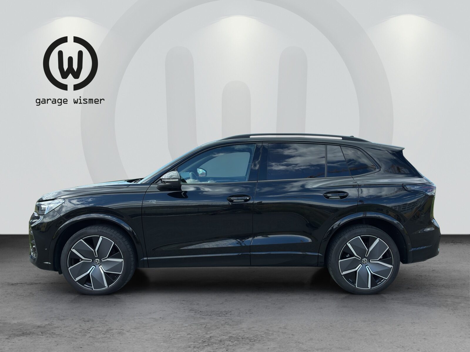 VW Tiguan R-Line, Benzin, Occasion / Gebraucht, Automatik - 2