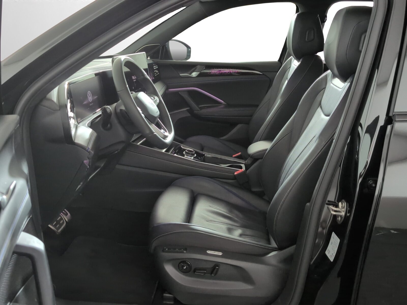 VW Tiguan R-Line UNITED, Benzin, Occasion / Gebraucht, Automatik - 6
