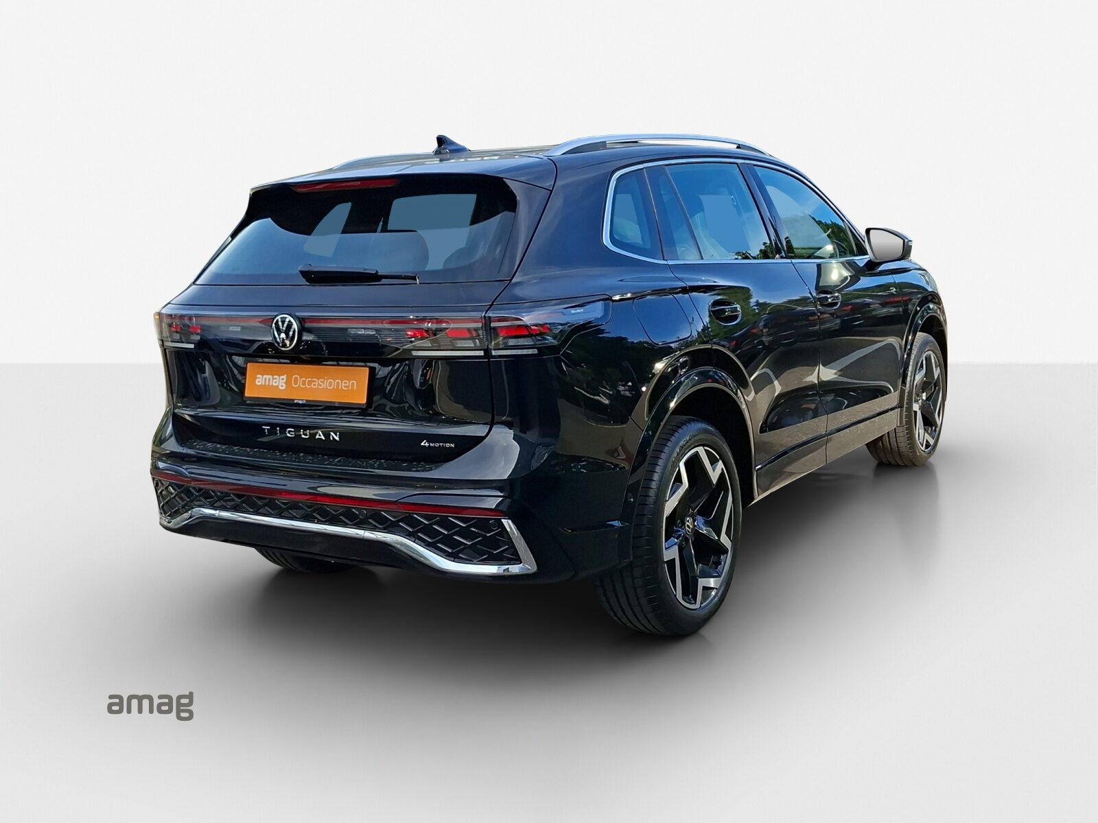 VW Tiguan R-Line, Petrol, Second hand / Used, Automatic - 5