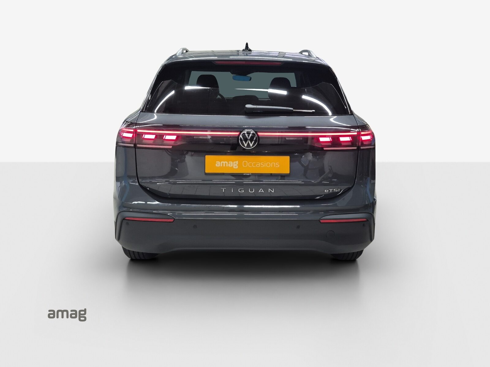 VW Tiguan UNITED, Essence, Occasion / Utilisé, Automatique - 4