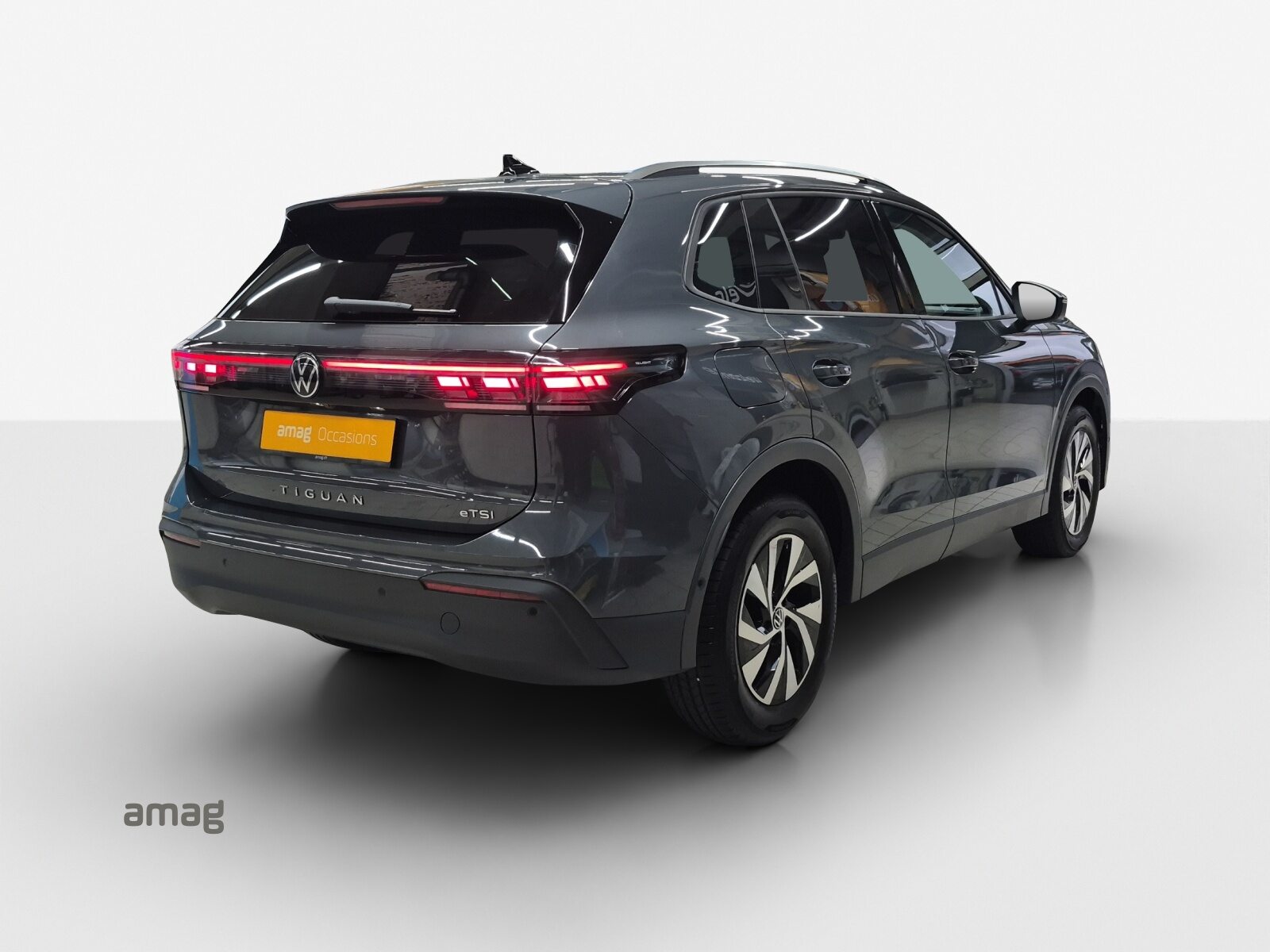 VW Tiguan UNITED, Essence, Occasion / Utilisé, Automatique - 5