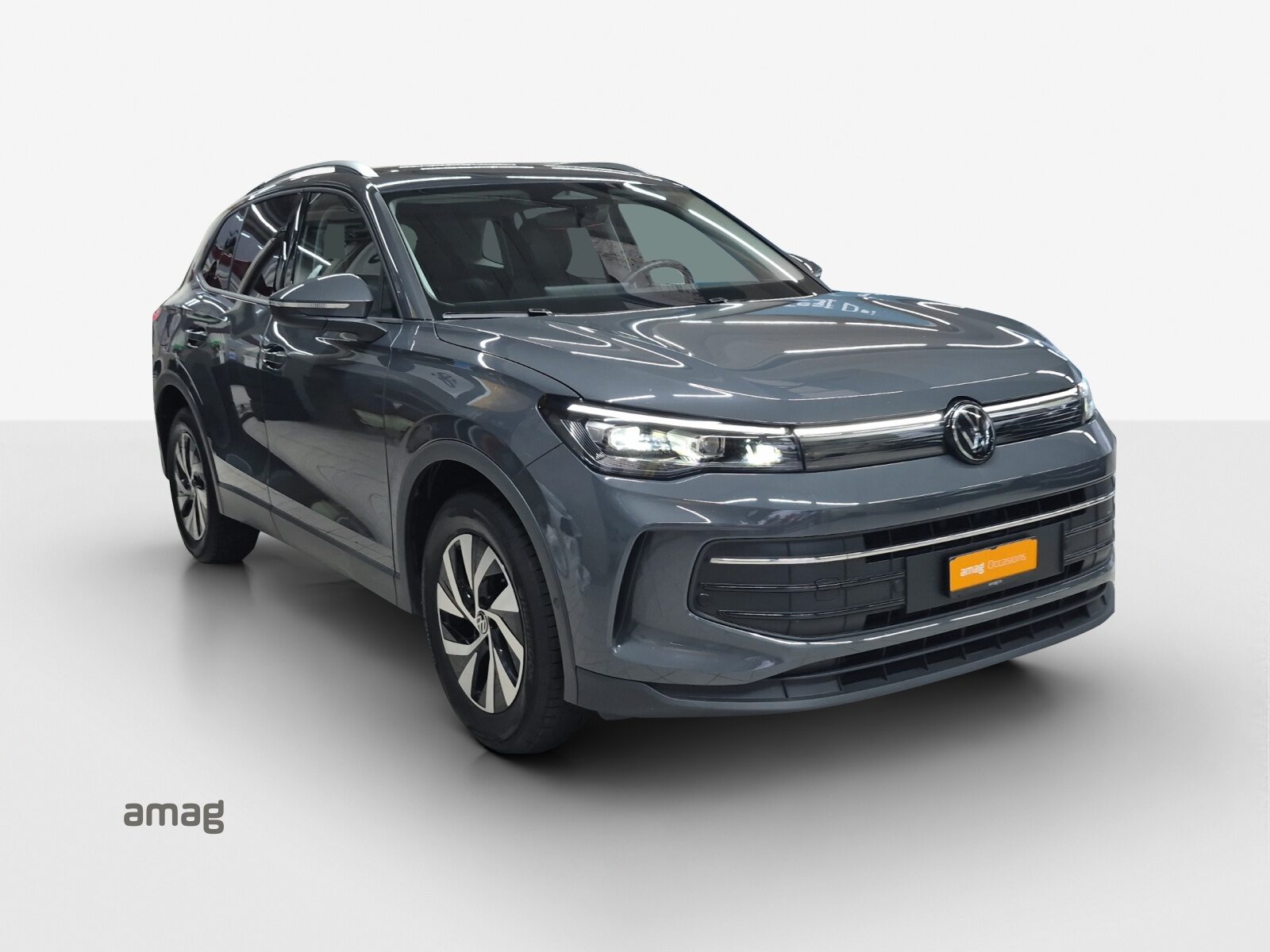 VW Tiguan UNITED, Essence, Occasion / Utilisé, Automatique - 6