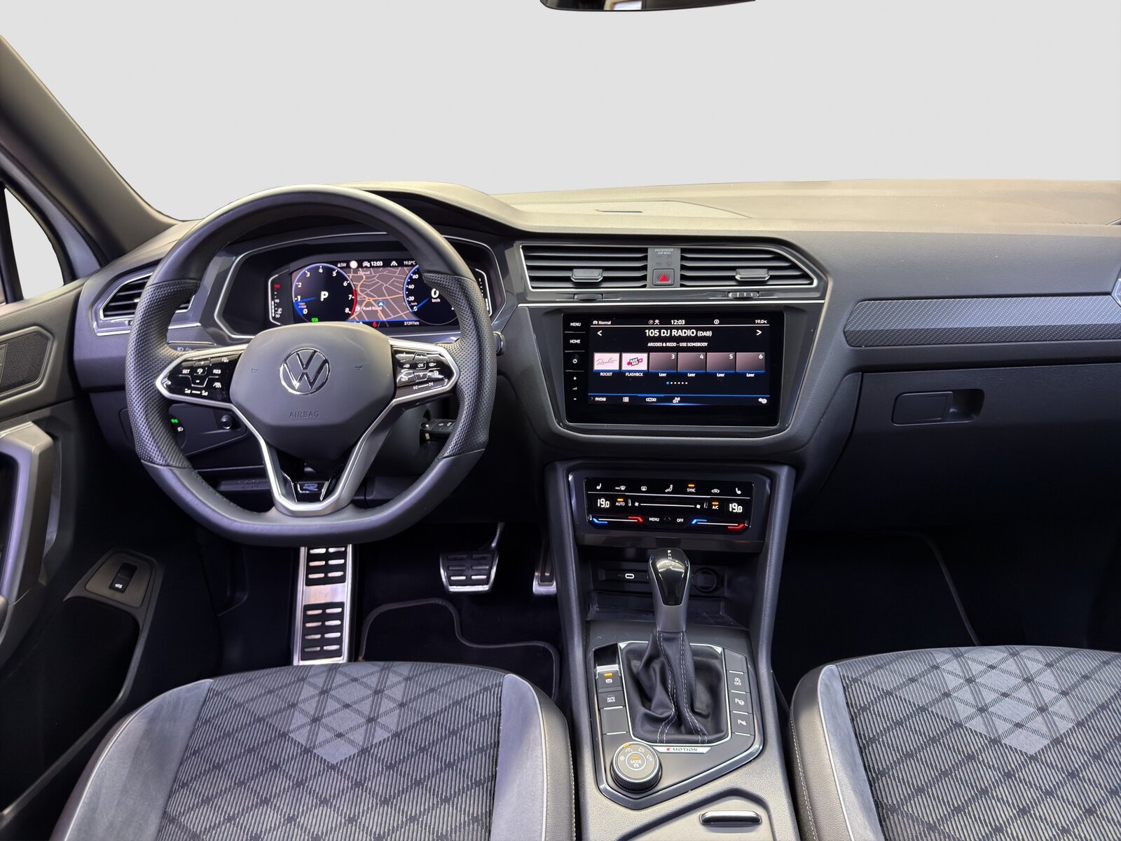 VW Tiguan Allspace 2.0TSI R-Line 4Motion DSG, Benzin, Occasion / Gebraucht, Automatik - 7