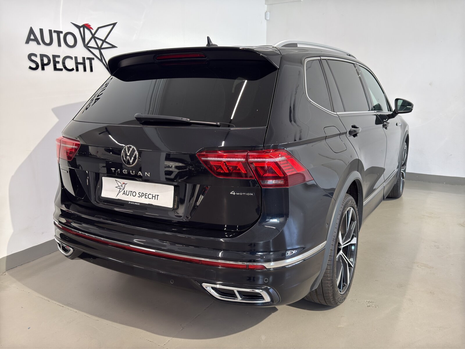 VW Tiguan Allspace 2.0TSI R-Line 4Motion DSG, Benzin, Occasion / Gebraucht, Automatik - 5