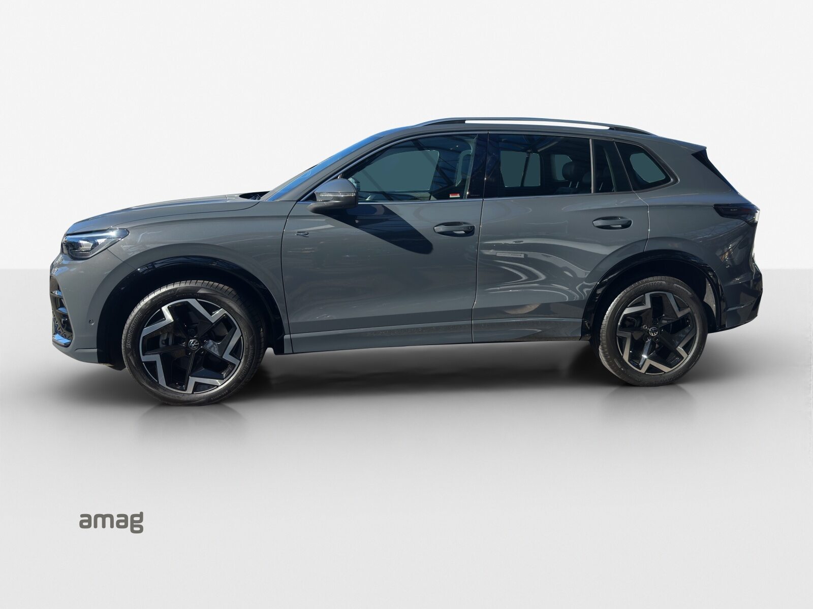 VW Tiguan R-Line, Benzin, Occasion / Gebraucht, Automatik - 2