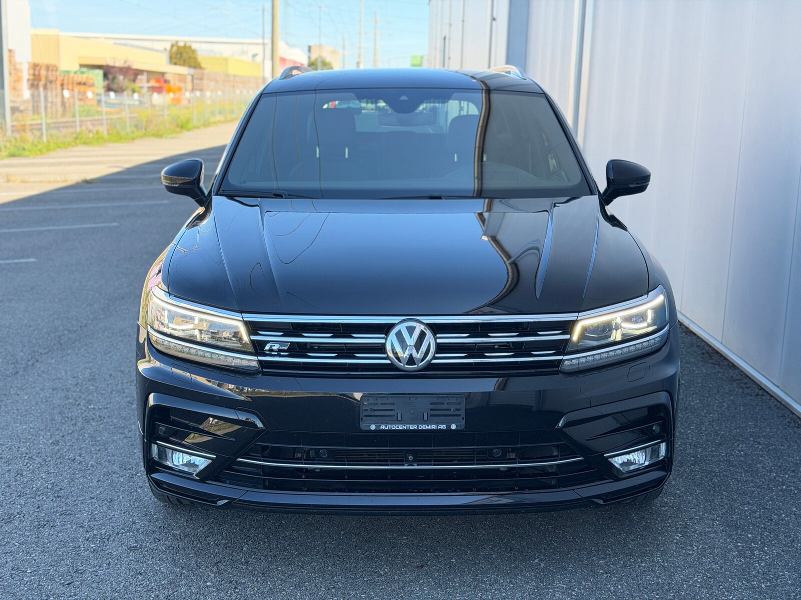 VW Tiguan 2.0TSI Highline R-Line 4Motion DSG *CH-Fahrzeug*, Benzina, Occasioni / Usate, Automatico - 2