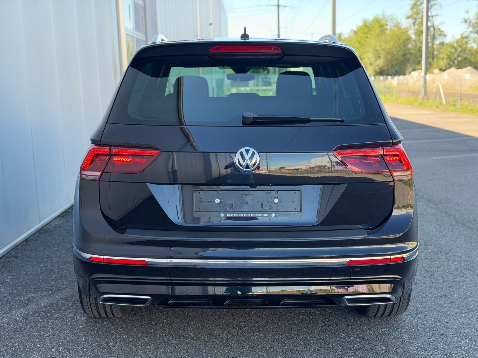 VW Tiguan 2.0TSI Highline R-Line 4Motion DSG *CH-Fahrzeug*, Benzina, Occasioni / Usate, Automatico - 5