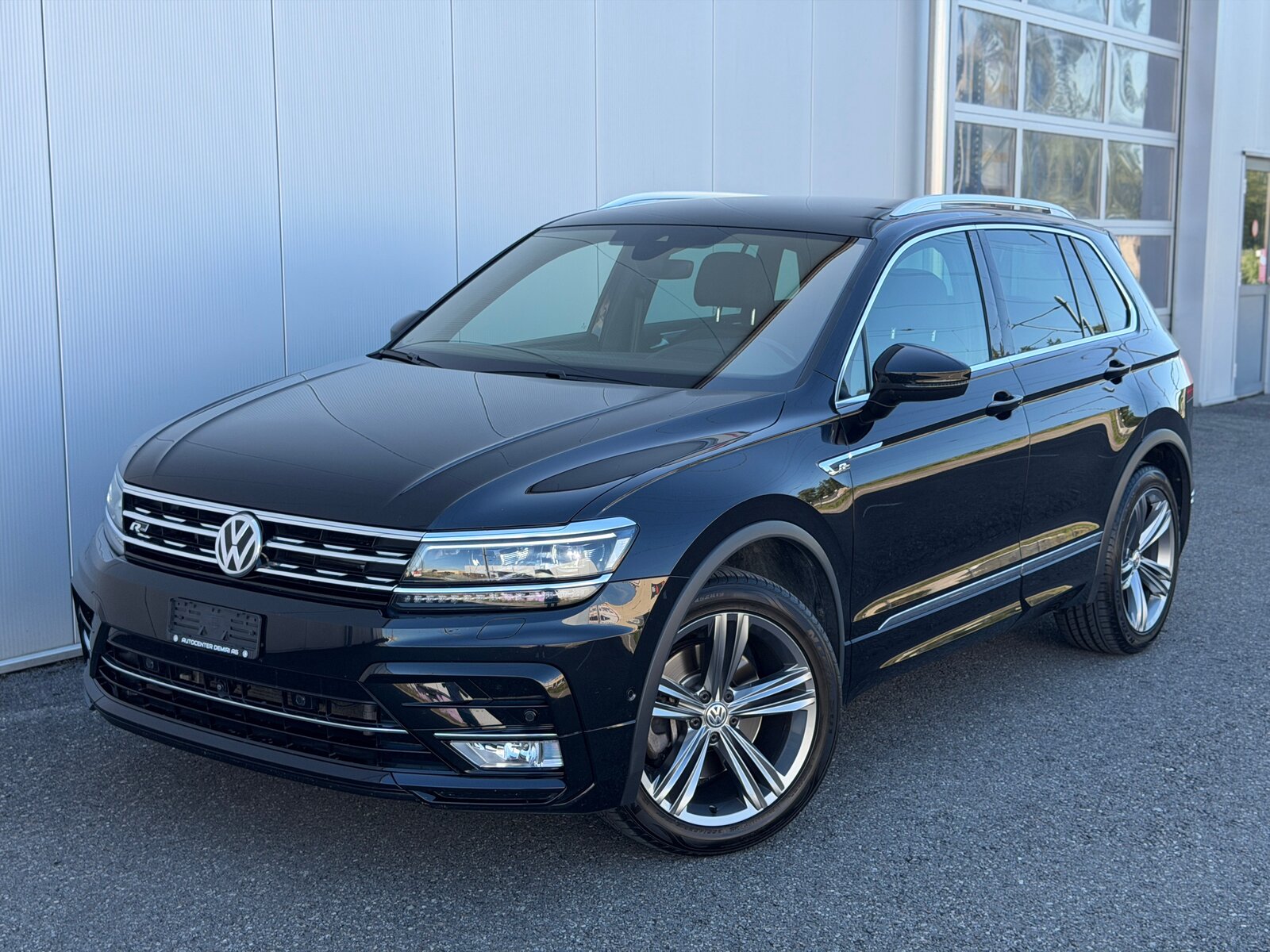 VW Tiguan 2.0TSI Highline R-Line 4Motion DSG *CH-Fahrzeug*, Benzina, Occasioni / Usate, Automatico - 6