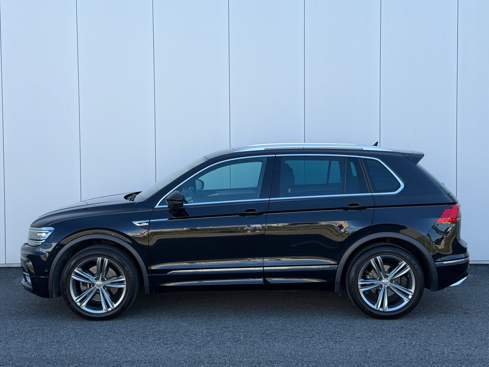VW Tiguan 2.0TSI Highline R-Line 4Motion DSG *CH-Fahrzeug*, Benzina, Occasioni / Usate, Automatico - 7