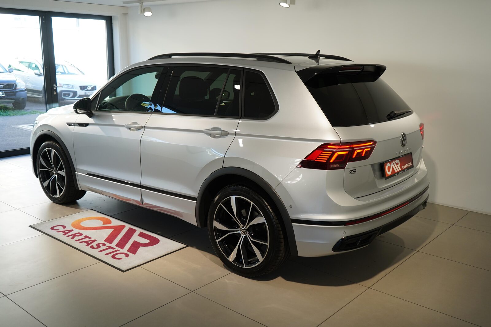 VW Tiguan 2.0 TSI R-Line DSG 4motion, Benzina, Occasioni / Usate, Automatico - 2