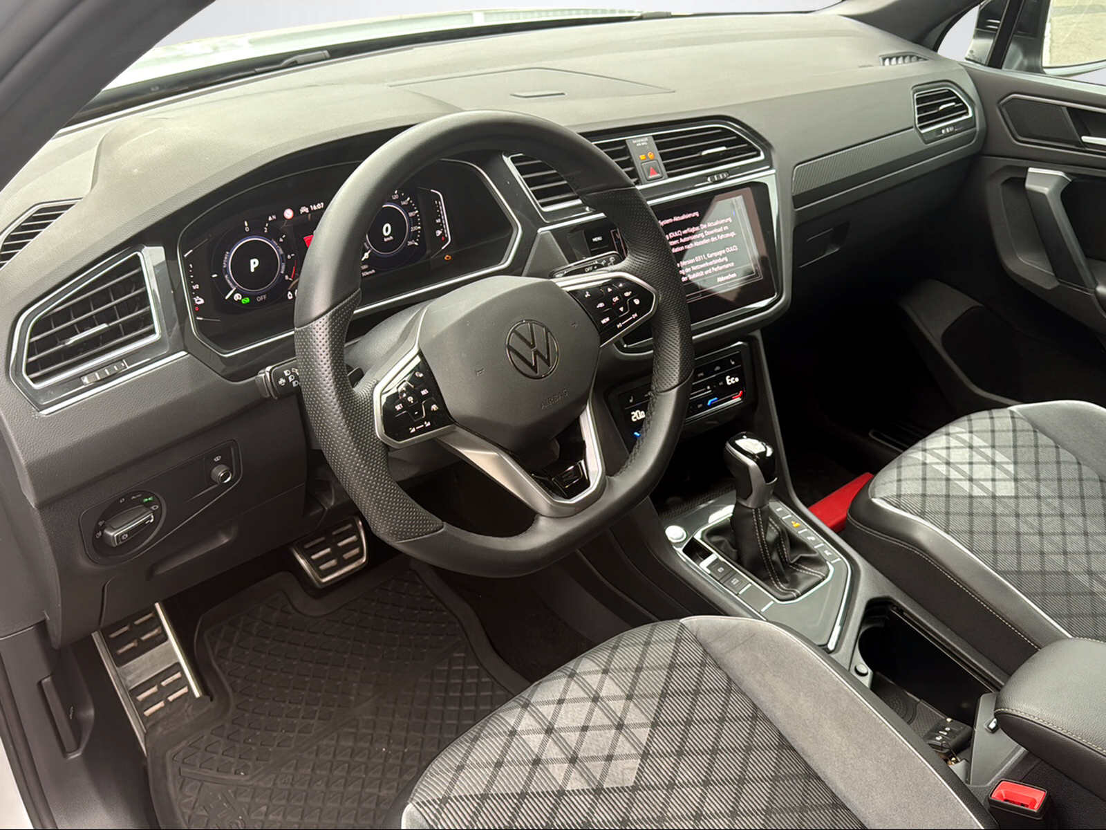 VW TIGUAN 1.4 TSI PHEV R-L SELECTION DSG, Gaz naturel (CNG) / Essense, Occasion / Utilisé, Automatique - 6