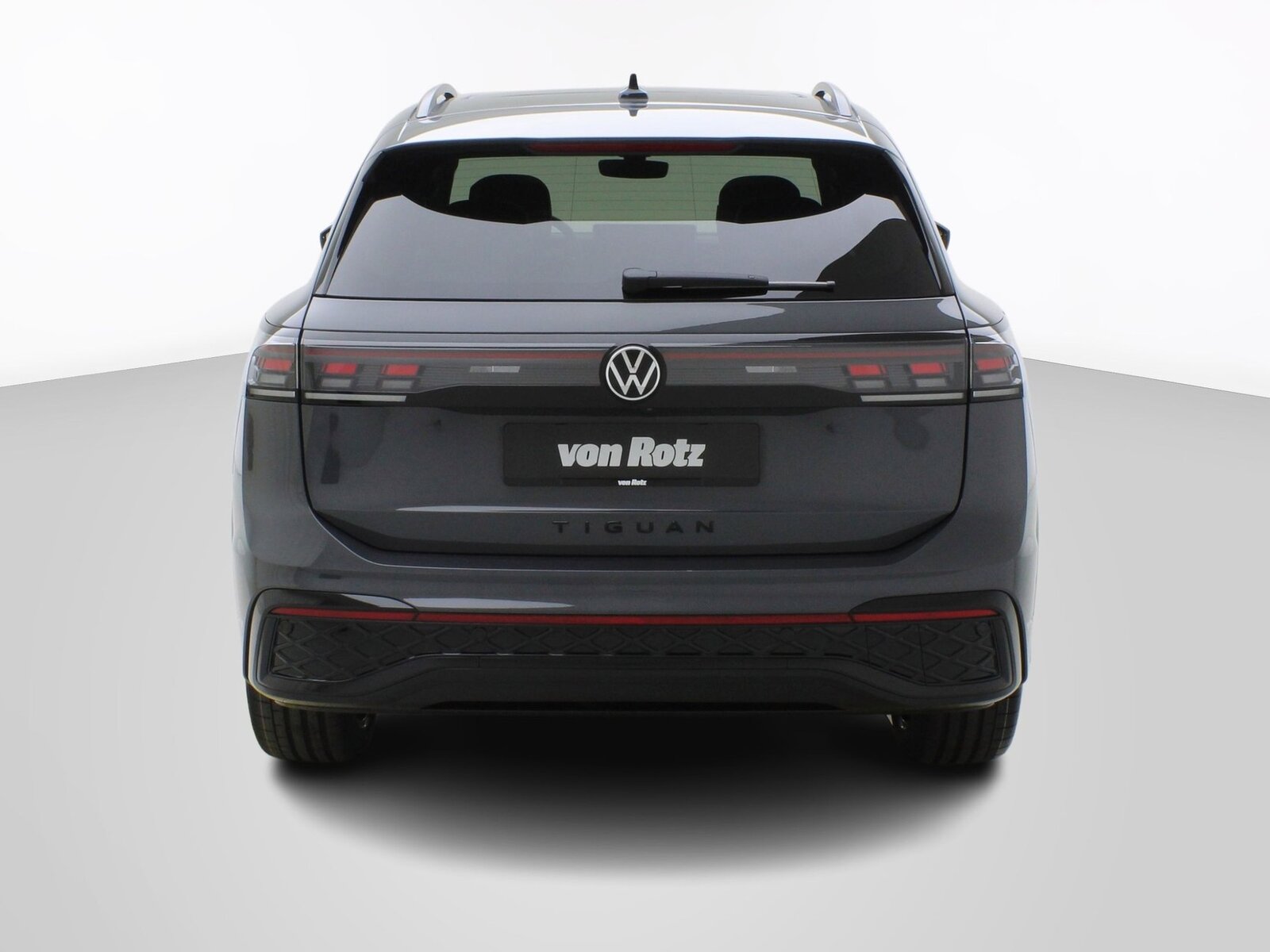 VW Tiguan 2.0 TSI DSG R-Line Black Style 4Motion **VW Werksg, Benzin, Occasion / Gebraucht, Automatik - 4