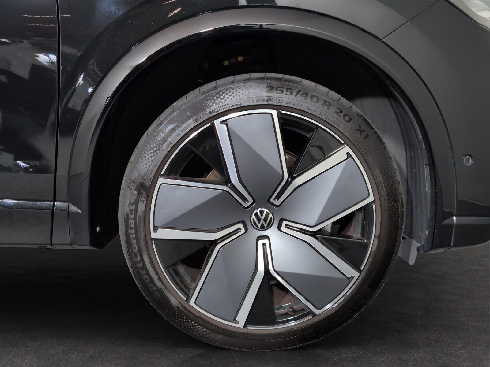 VW Tiguan R-Line UNITED, Essence, Occasion / Utilisé, Automatique - 5