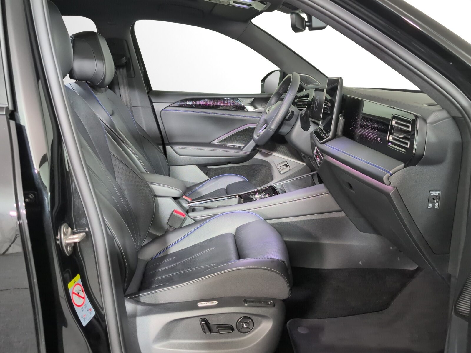VW Tiguan R-Line UNITED, Essence, Occasion / Utilisé, Automatique - 7