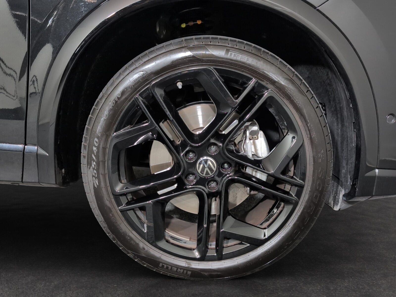VW Tiguan R-Line UNITED, Essence, Occasion / Utilisé, Automatique - 5