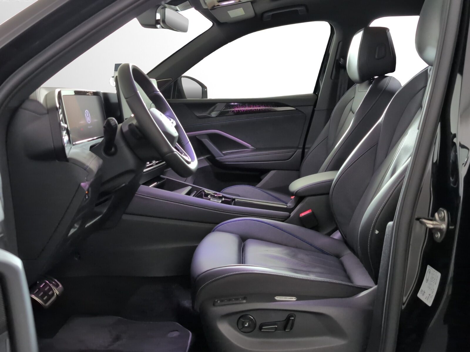 VW Tiguan R-Line UNITED, Essence, Occasion / Utilisé, Automatique - 6