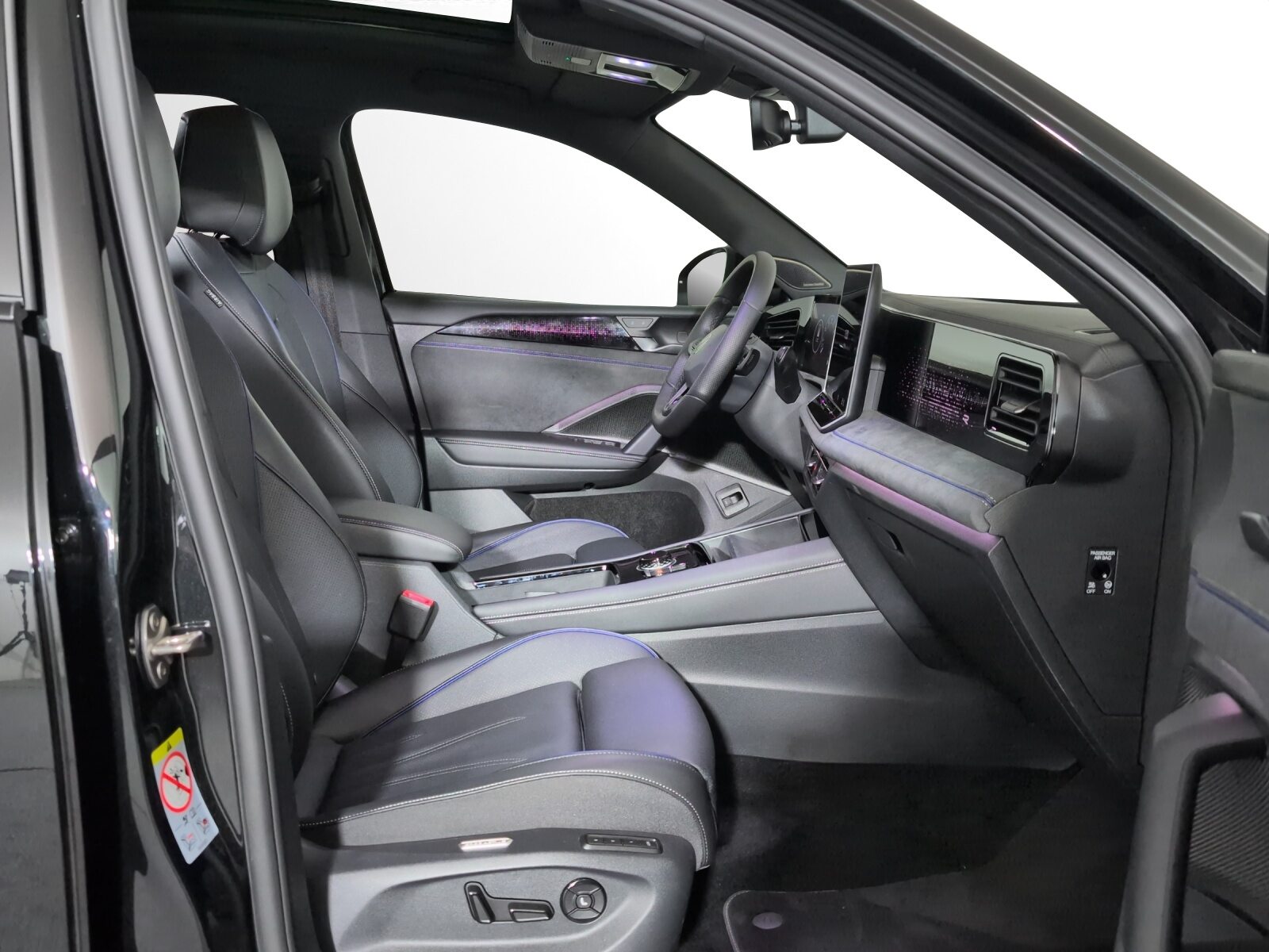 VW Tiguan R-Line UNITED, Essence, Occasion / Utilisé, Automatique - 7