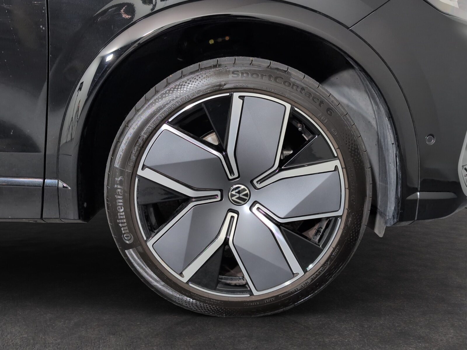 VW Tiguan R-Line UNITED, Essence, Occasion / Utilisé, Automatique - 5
