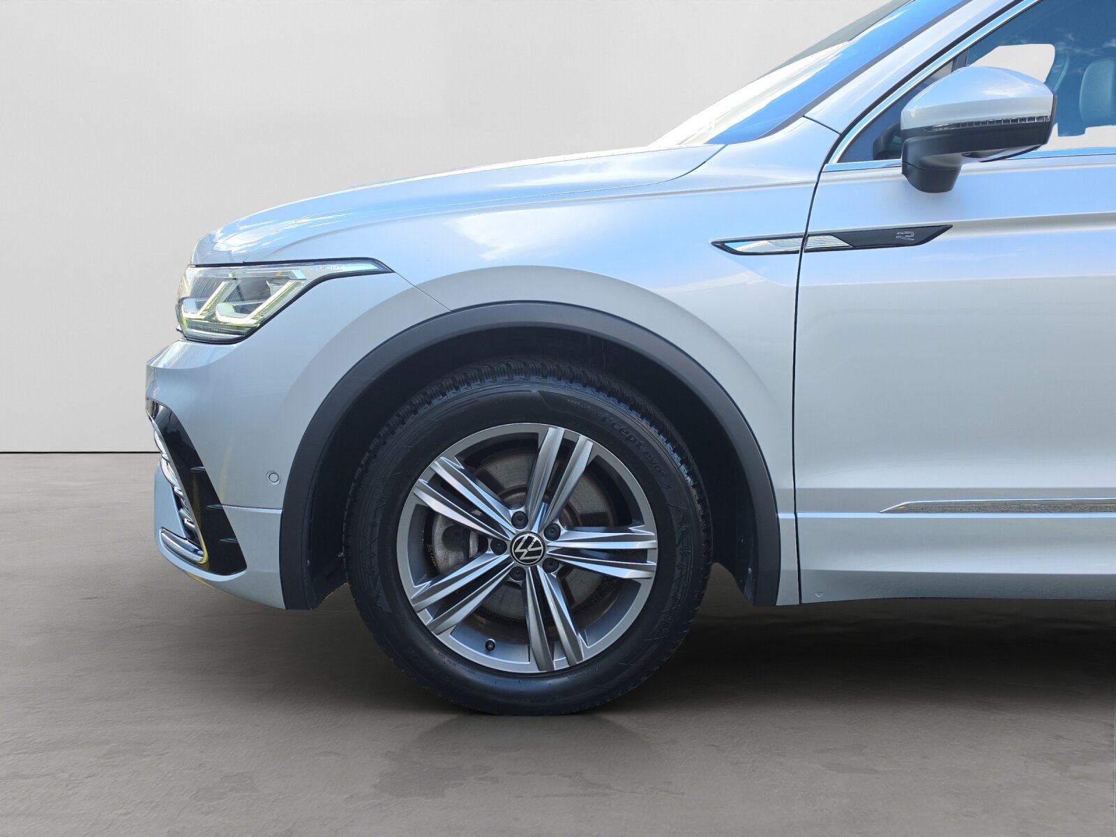 VW Tiguan 2.0 TSI R-Line DSG, Benzin, Occasion / Gebraucht, Automatik - 7