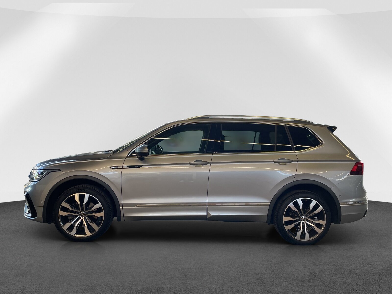VW Tiguan Allspace 2.0 TSI R-Line DSG, Benzin, Occasion / Gebraucht, Automatik - 4