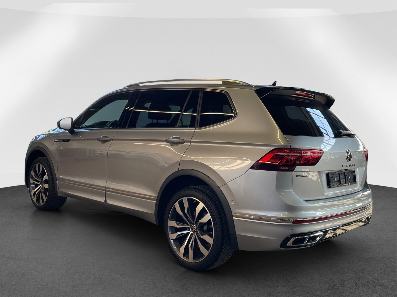 VW Tiguan Allspace 2.0 TSI R-Line DSG, Benzin, Occasion / Gebraucht, Automatik - 5