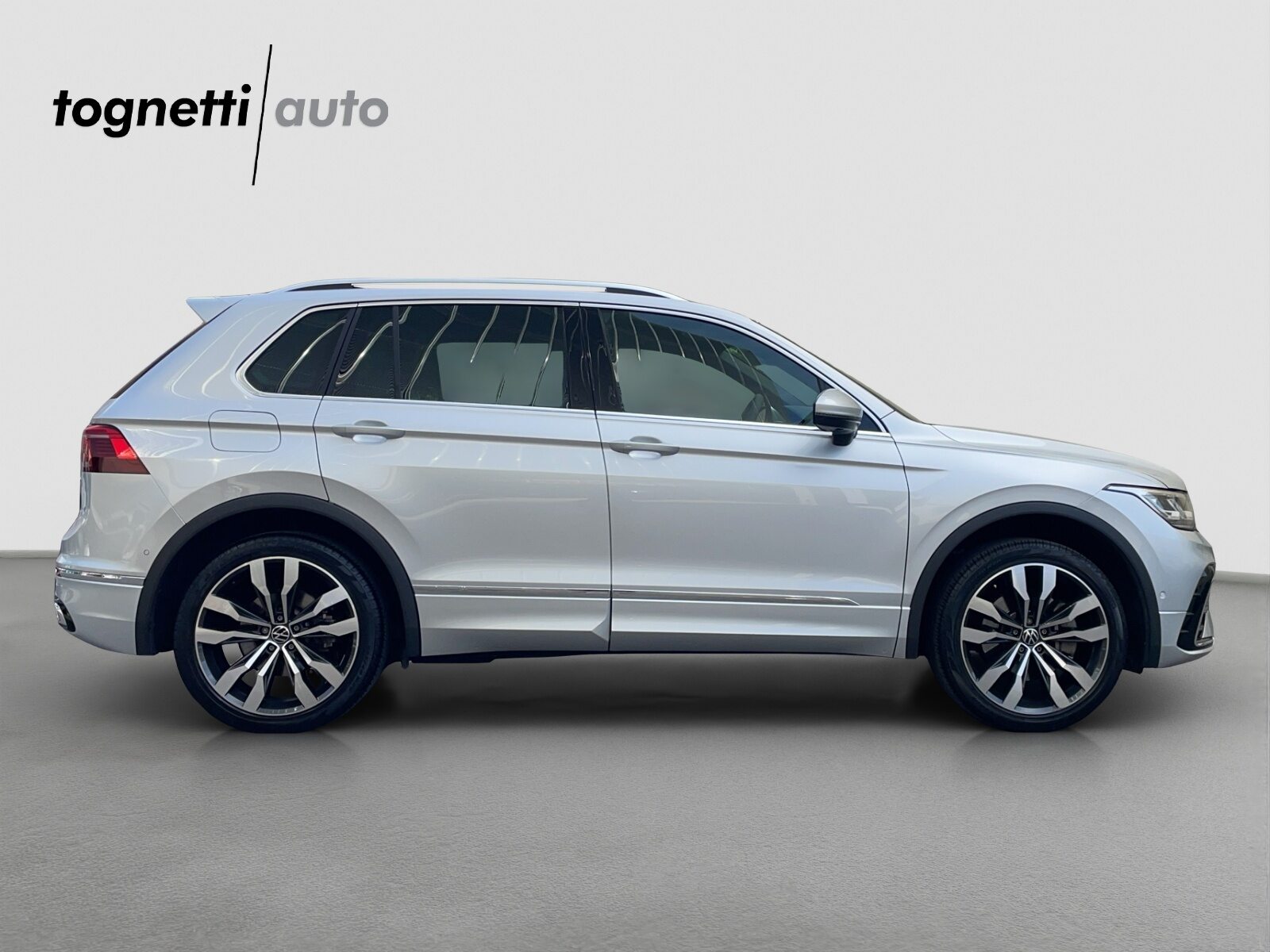 VW Tiguan R-Line SELECTION PHEV, Hybride Intégral Essence/Électricité, Occasion / Utilisé, Automatique - 3