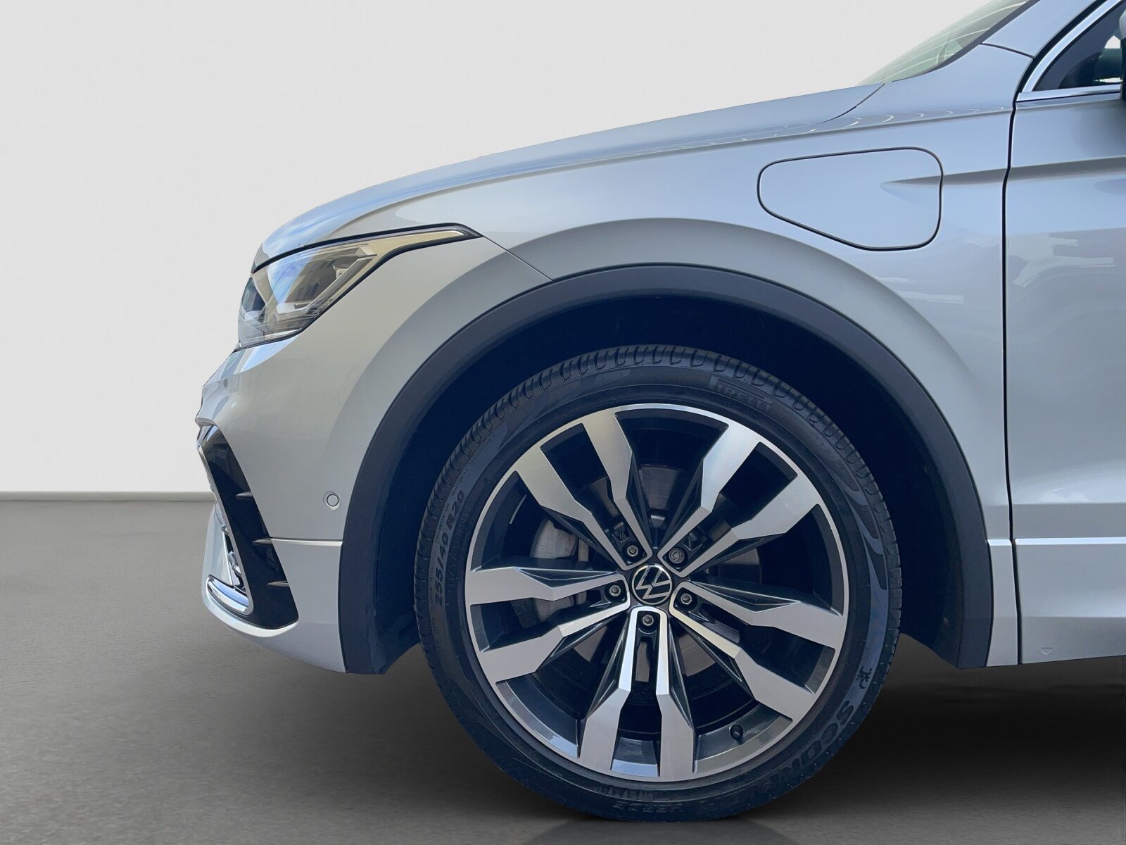 VW Tiguan R-Line SELECTION PHEV, Hybride Intégral Essence/Électricité, Occasion / Utilisé, Automatique - 5