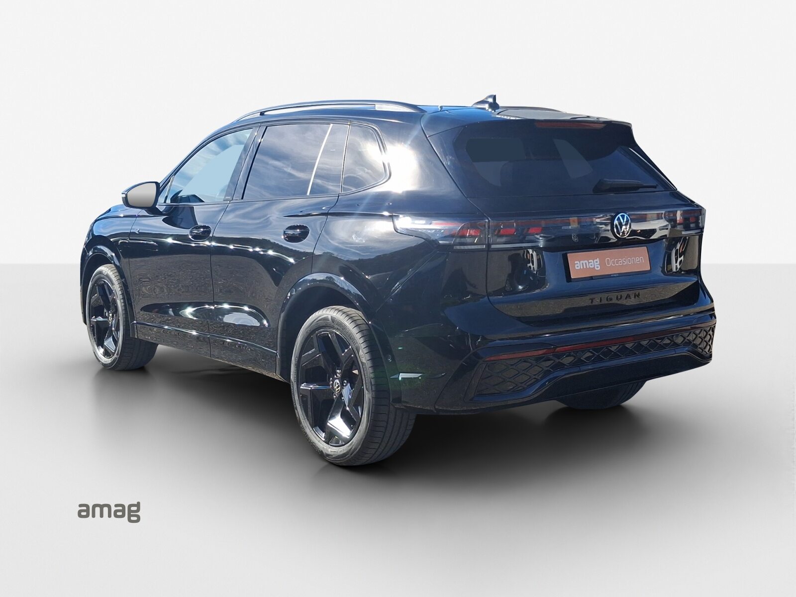 VW Tiguan R-Line, Benzin, Occasion / Gebraucht, Automatik - 3