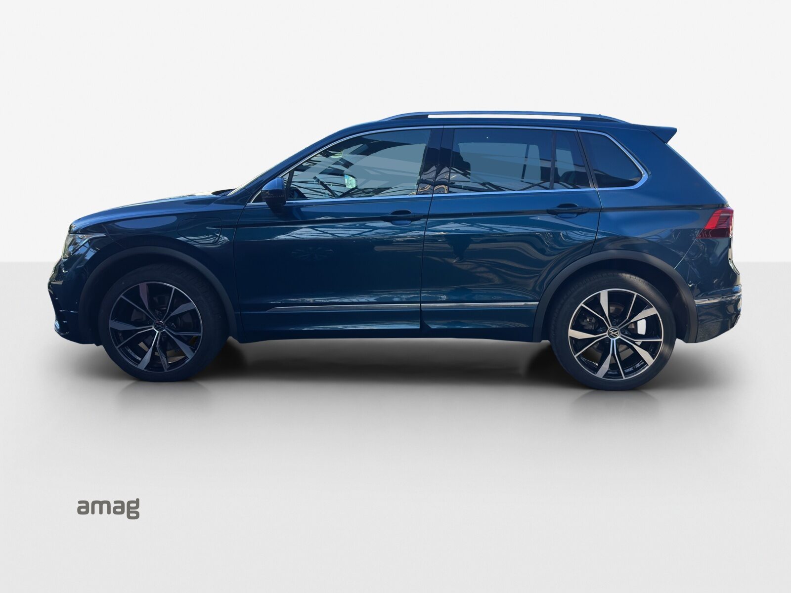 VW Tiguan R-Line SELECTION PHEV, Full-Hybrid Petrol/Electric, Second hand / Used, Automatic - 2