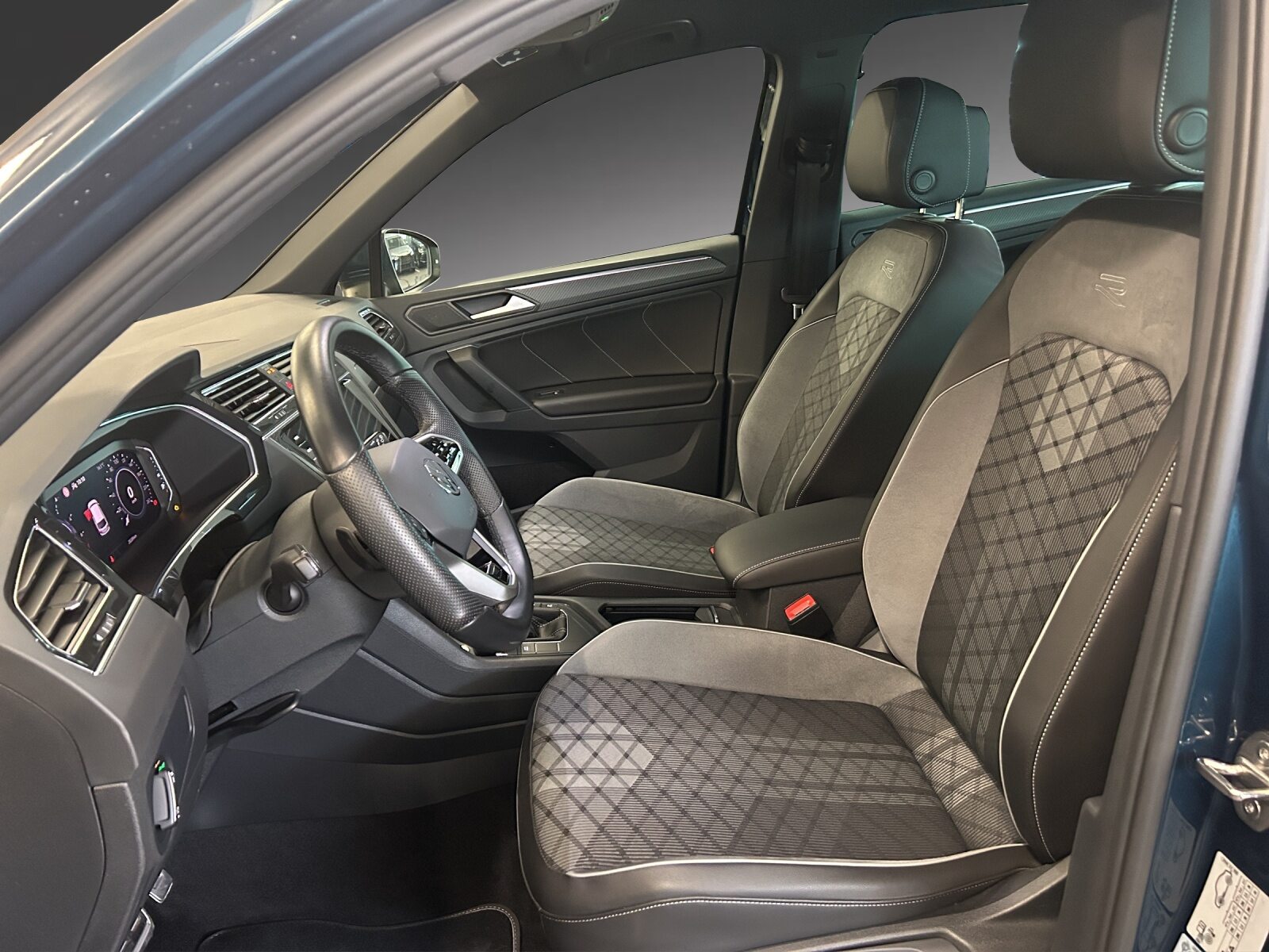 VW Tiguan R-Line SELECTION PHEV, Hybride Integrale Benzina/Elettrica, Occasioni / Usate, Automatico - 6