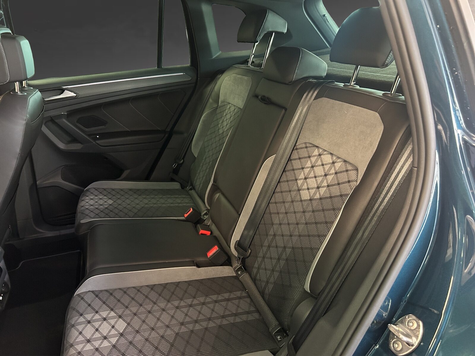 VW Tiguan R-Line SELECTION PHEV, Hybride Integrale Benzina/Elettrica, Occasioni / Usate, Automatico - 7