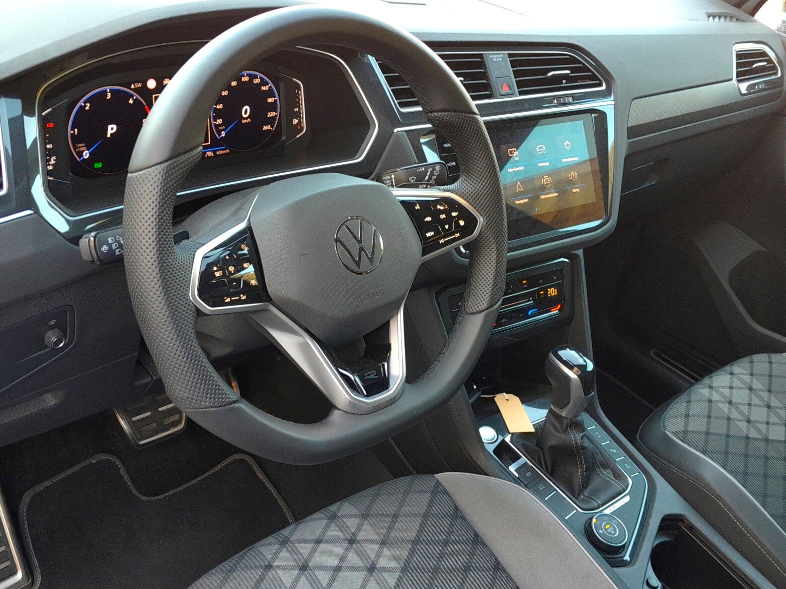 VW Tiguan R-Line SELECTION, Diesel, Occasion / Gebraucht, Automatik - 7