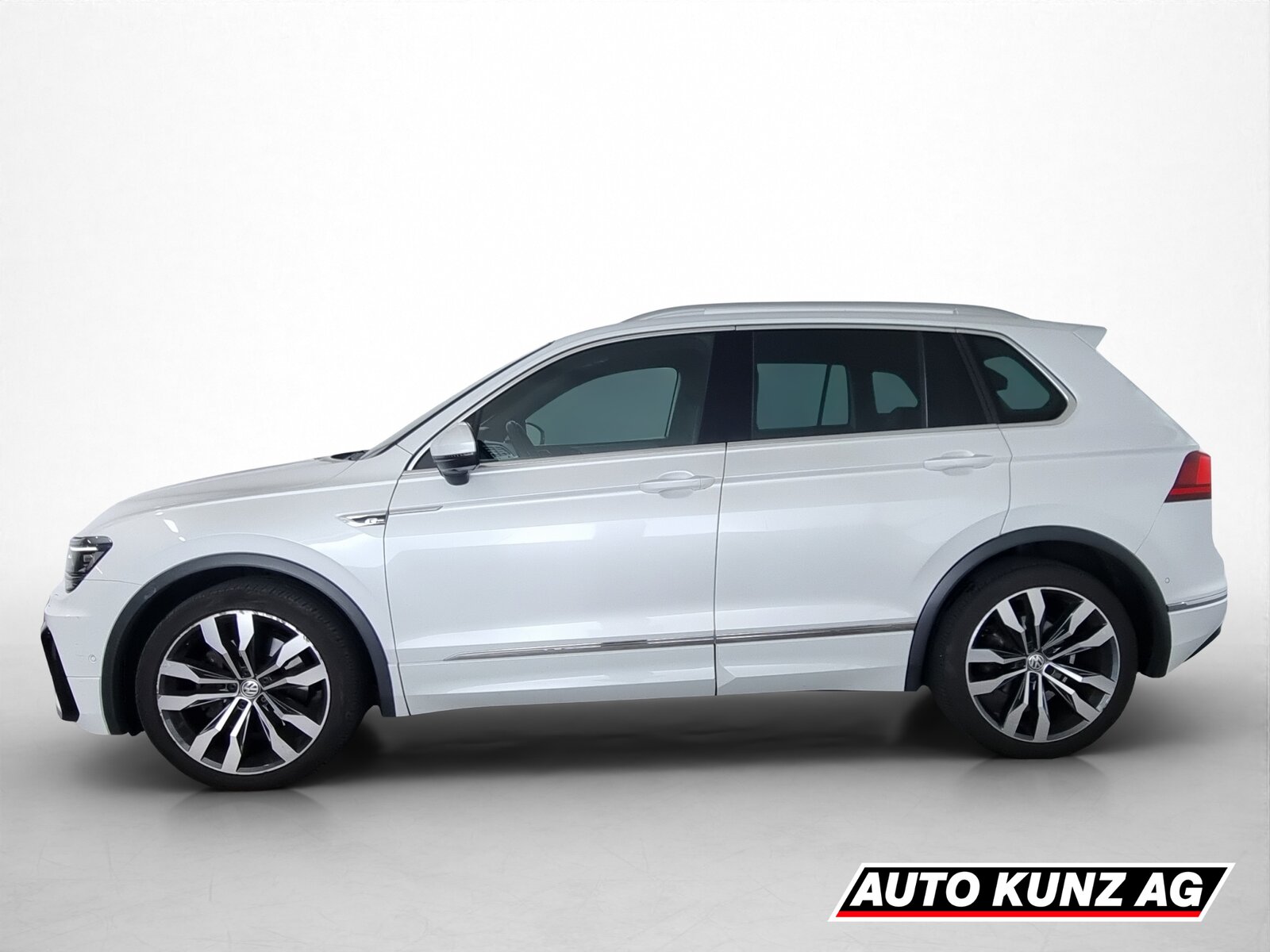 VW Tiguan 2.0 R-Line 4Motion DSG, Petrol, Second hand / Used, Automatic - 3