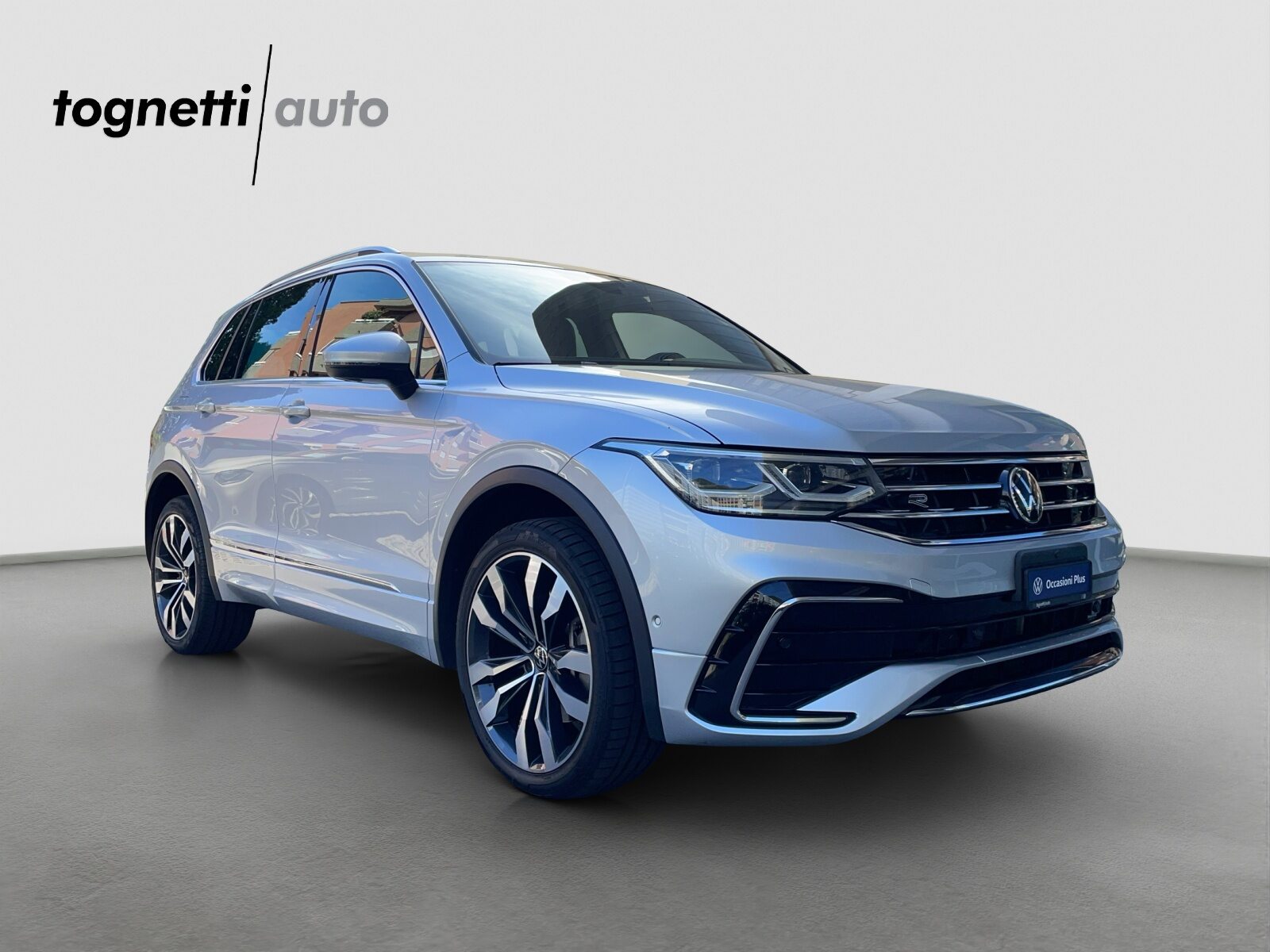 VW Tiguan R-Line SELECTION PHEV, Voll-Hybrid Benzin/Elektro, Occasion / Gebraucht, Automatik - 2