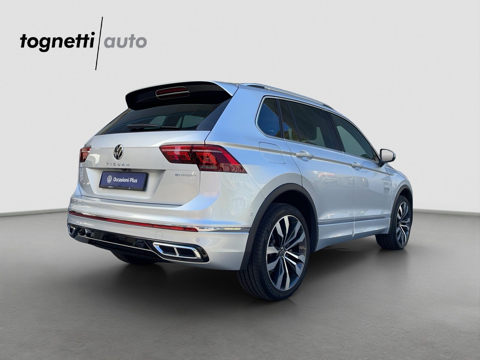 VW Tiguan R-Line SELECTION PHEV, Voll-Hybrid Benzin/Elektro, Occasion / Gebraucht, Automatik - 4