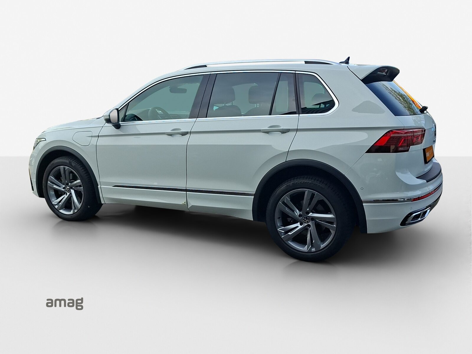 VW Tiguan R-Line SELECTION PHEV, Voll-Hybrid Benzin/Elektro, Occasion / Gebraucht, Automatik - 2