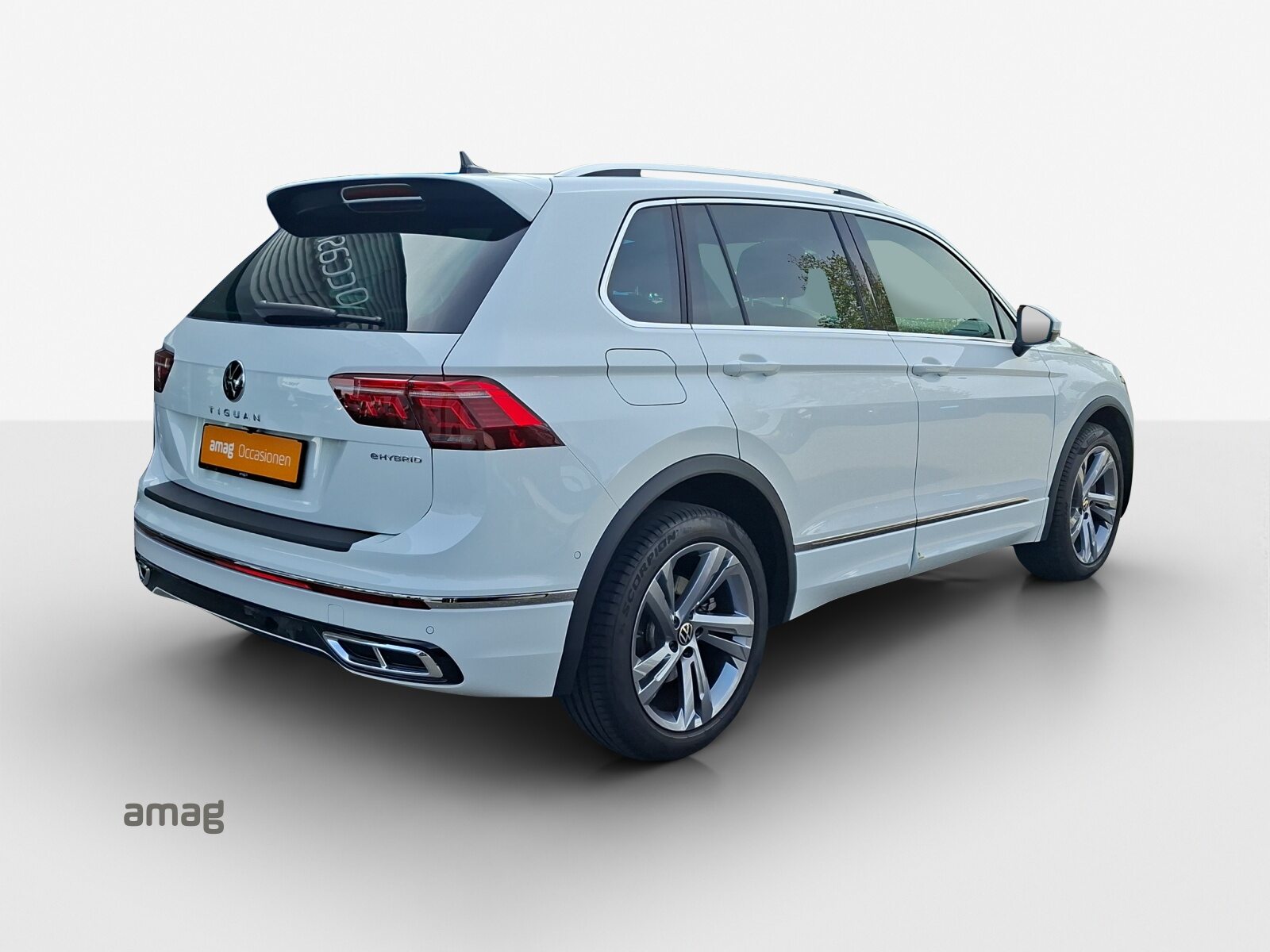 VW Tiguan R-Line SELECTION PHEV, Voll-Hybrid Benzin/Elektro, Occasion / Gebraucht, Automatik - 5