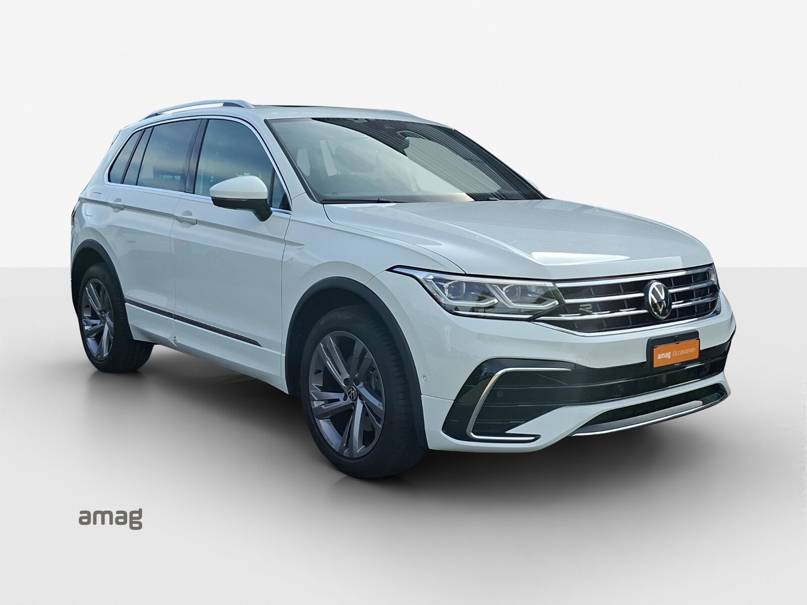 VW Tiguan R-Line SELECTION PHEV, Voll-Hybrid Benzin/Elektro, Occasion / Gebraucht, Automatik - 6