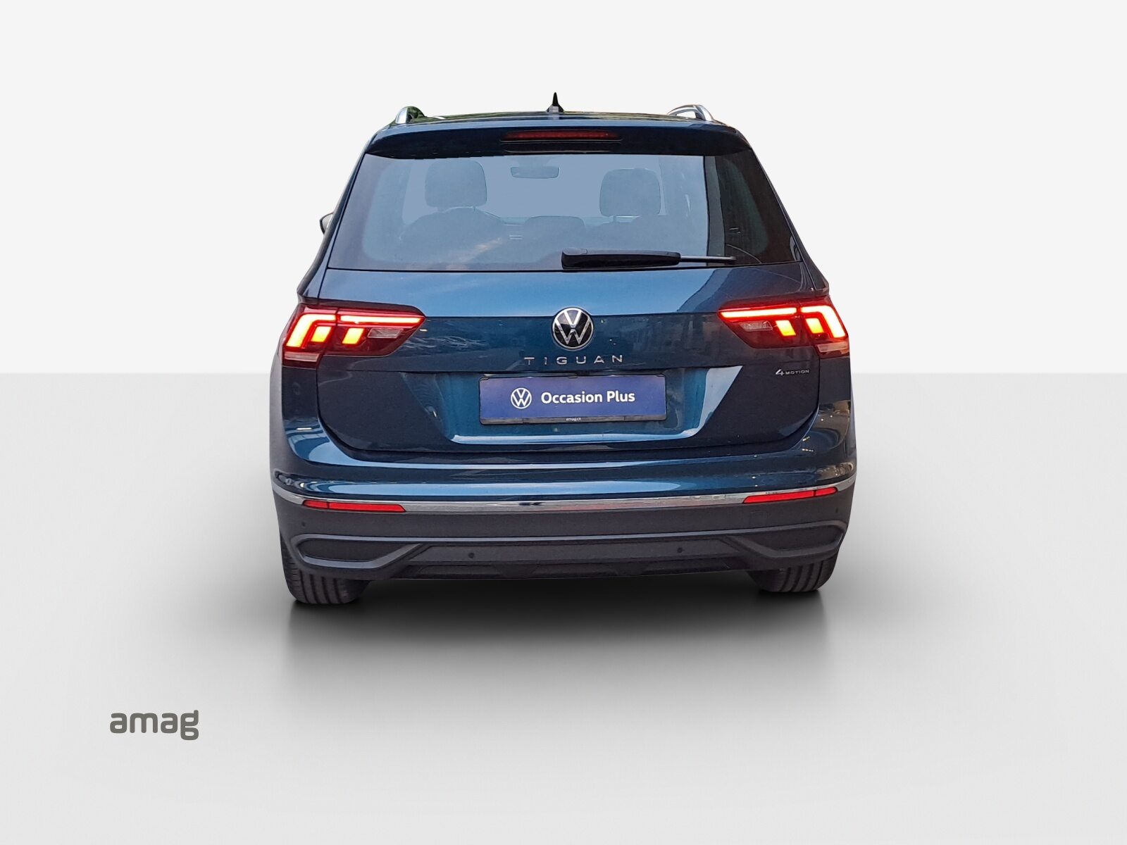 VW Tiguan Life, Petrol, Second hand / Used, Automatic - 4